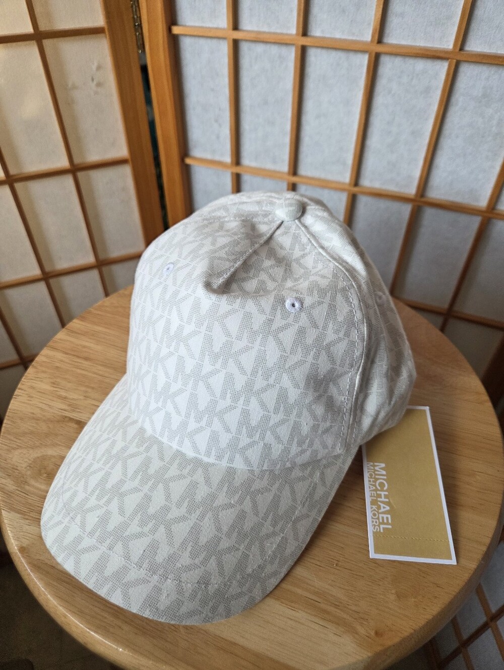 NWT WOMENS MICHAEL KORS WHITE COTTON WITH LOGOS BASEBALL CAP ONE SIZE ADJUSTABLE